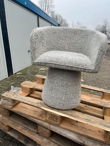 4 Luxe eetkamer stoelen beschikbaar voor biedingen