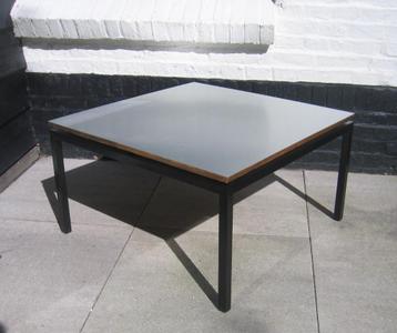 Vintage tafel - Martin Visser beschikbaar voor biedingen