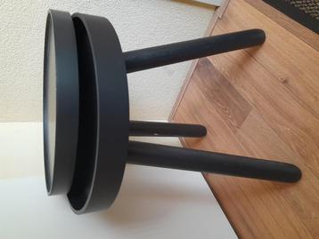 Bijzettafel van hout nieuw beschikbaar voor biedingen