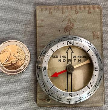 Vintage Silva 'typ 5' Wandelkompas, Zweden, Celluloid Basis beschikbaar voor biedingen