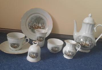 antiek oud servies beschikbaar voor biedingen