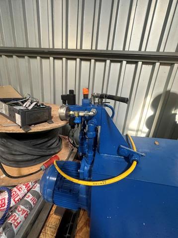 blauwe trek pompmotor beschikbaar voor biedingen