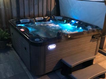 Wellis jacussi spa Bluetooth speakers en lig gedeelte beschikbaar voor biedingen