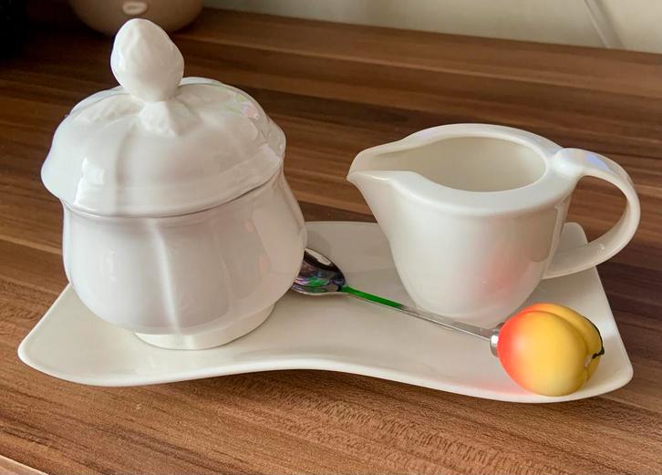 Villeroy&Boch suikerpot en melkan porselein, Huis en Inrichting, Keuken | Servies, Zo goed als nieuw, Overige typen, Overige stijlen