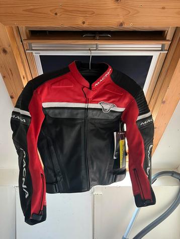 Leren Macna (rood) maat L beschikbaar voor biedingen