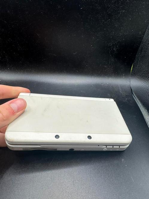 New 3ds wit, Spelcomputers en Games, Spelcomputers | Nintendo 2DS en 3DS, Zo goed als nieuw, 3DS, Wit, Ophalen of Verzenden