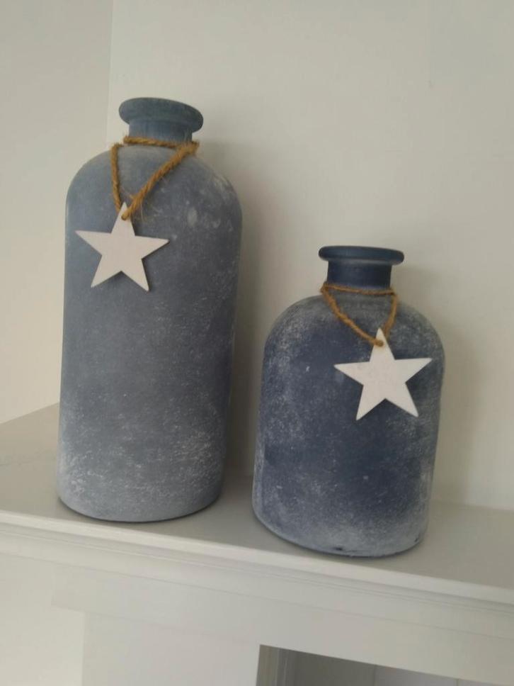 2 decoratieve blauwe flessen/vazen, Huis en Inrichting, Woonaccessoires | Overige, Ophalen of Verzenden