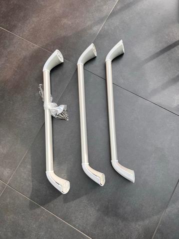 3 Nieuwe Wandbeugels / Handgrepen - Badkamer beschikbaar voor biedingen