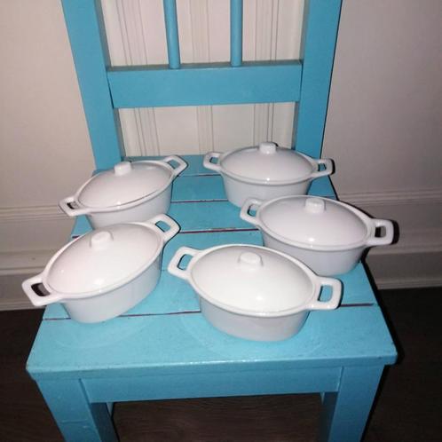 Mini ovale pannetjes wit aardewerk 5 stuks, Huis en Inrichting, Keuken | Keukenbenodigdheden, Gebruikt, Ophalen