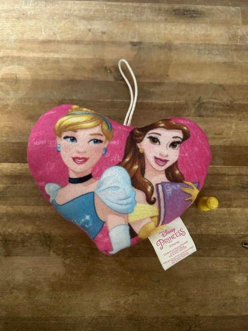 Disney Princess hartvormig kussentje om op te hangen, Verzamelen, Disney, Zo goed als nieuw, Knuffel, Assepoester of Belle, Ophalen of Verzenden