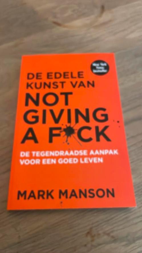 Mark Manson - De edele kunst van not giving a fuck, Boeken, Psychologie, Gelezen, Ophalen of Verzenden