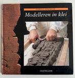 Modelleren in klei - cursus keramiek, Hobby en Vrije tijd, Pottenbakken, Verzenden, Zo goed als nieuw