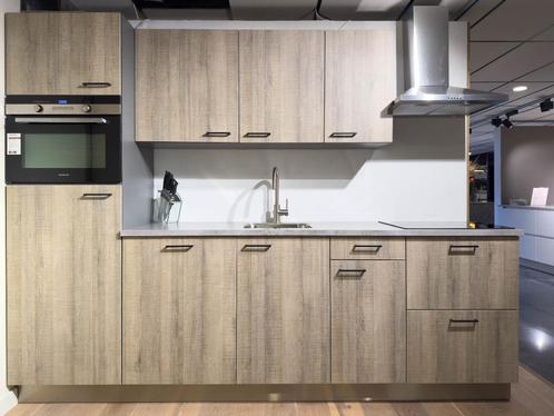 Showr. keuken, kunststof houtlook, inclusief apparatuur, Huis en Inrichting, Keuken | Complete keukens, Nieuw, Enkelwandige keuken