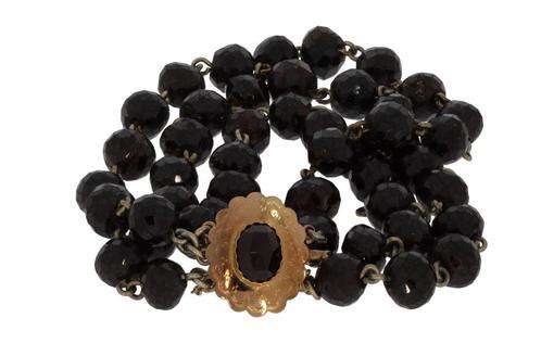 Antieke 3-strengs granaten armband 14 karaats gouden slot, Sieraden, Tassen en Uiterlijk, Antieke sieraden, Armband, Goud, Met edelsteen