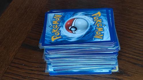 Pokémon kaarten met binder, Hobby en Vrije tijd, Verzamelkaartspellen | Overige, Zo goed als nieuw, Meerdere kaarten, Foil, Ophalen of Verzenden