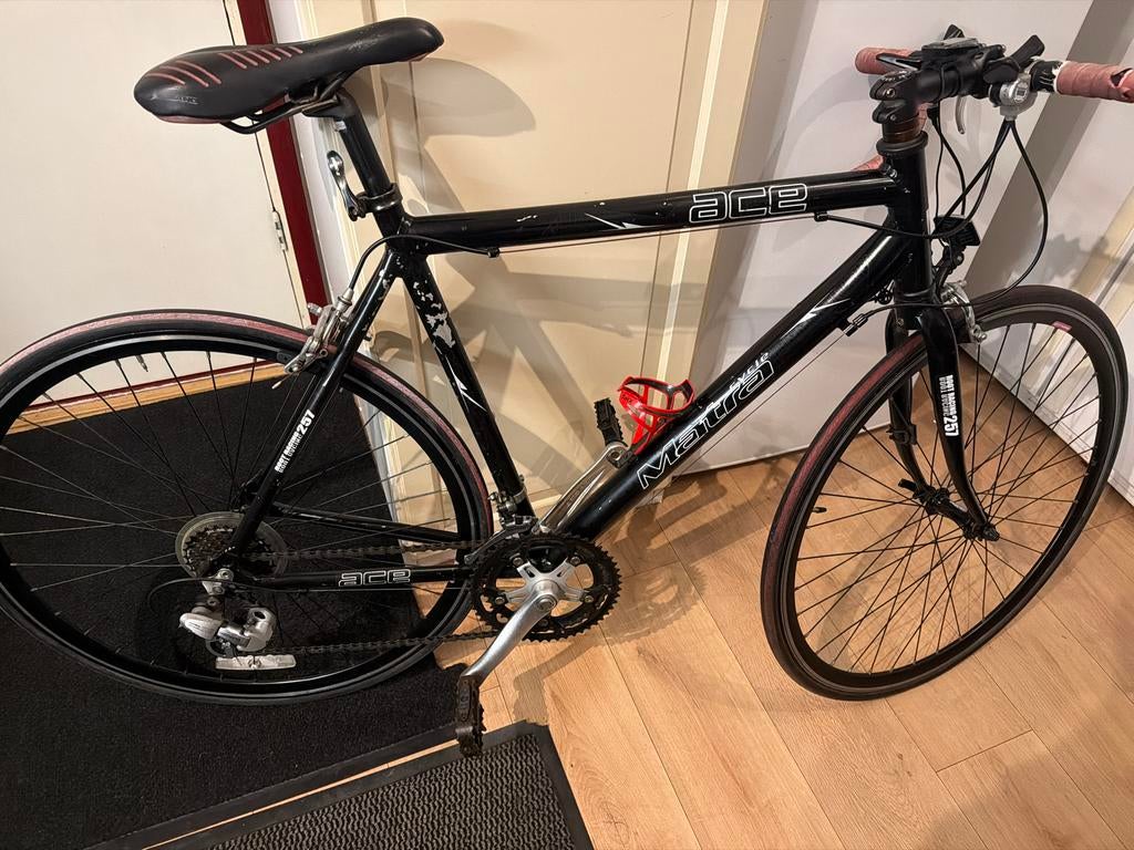 Mooie zwarte racefiets Matra ace, Fietsen en Brommers, Fietsen | Heren | Herenfietsen, Gebruikt, Versnellingen, 53 tot 57 cm, Ophalen