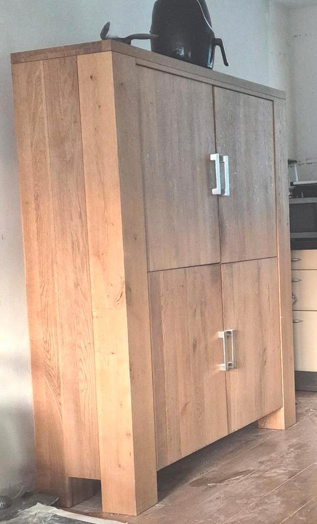 Massief eikenkast, Huis en Inrichting, Kasten | Buffetkasten, Zo goed als nieuw, 150 tot 200 cm, 100 tot 150 cm, 25 tot 50 cm