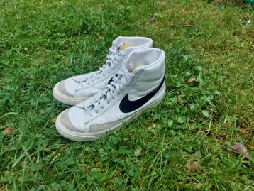 Nike blazer sneakers maat 42 wit en zwart beschikbaar voor biedingen