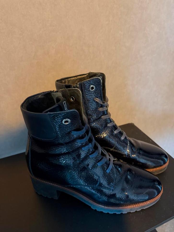 DLSport Donkerblauwe Lak Veterlaarsjes Maat 42, Kleding | Dames, Schoenen, Nieuw, Lage of Enkellaarzen, Blauw, Ophalen of Verzenden