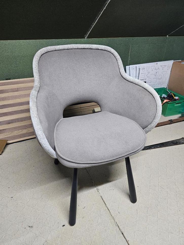 Eettafelstoel Elephant Chair Pole to Pole, Huis en Inrichting, Stoelen, Nieuw, Eén, Hout, Kunststof, Metaal, Stof, Overige materialen