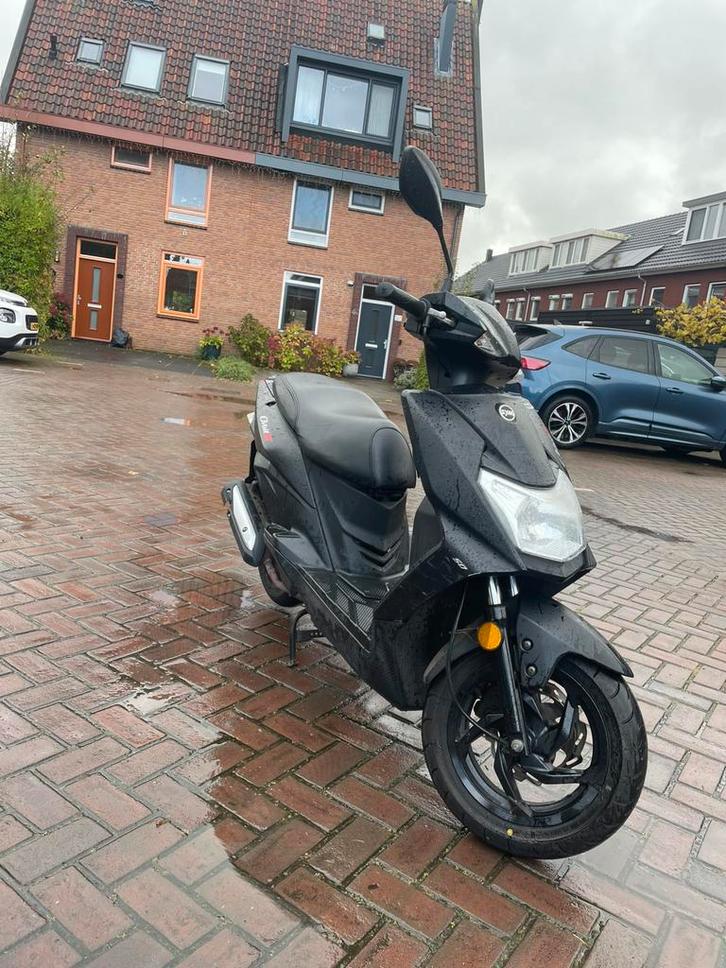 Sym orbit 3 geel kenteken, Fietsen en Brommers, Scooters | SYM, Zo goed als nieuw, Orbit, Maximaal 45 km/u, Benzine, Ophalen