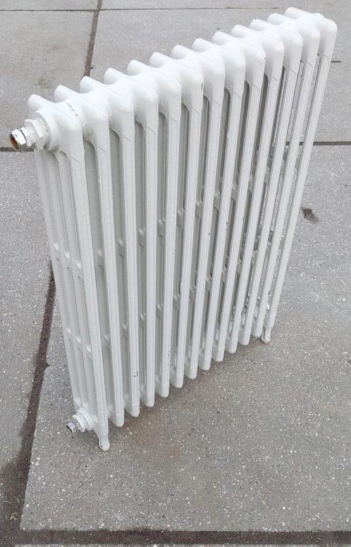 Antieke gietijzeren ledenradiator wit (vrijstaand model), Doe-het-zelf en Verbouw, Verwarming en Radiatoren, Gebruikt, Radiator