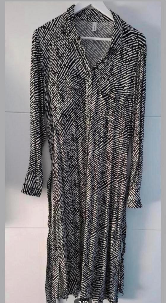 Nieuwe shirtdress in zwart/wit print Soyaconcept maat L/42, Kleding | Dames, Jurken, Nieuw, Maat 42/44 (L), Zwart, Onder de knie