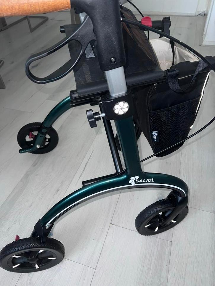 SALJOL ROLLATOR, Diversen, Rollators, Zo goed als nieuw, Lichtgewicht, Opvouwbaar, Ophalen of Verzenden