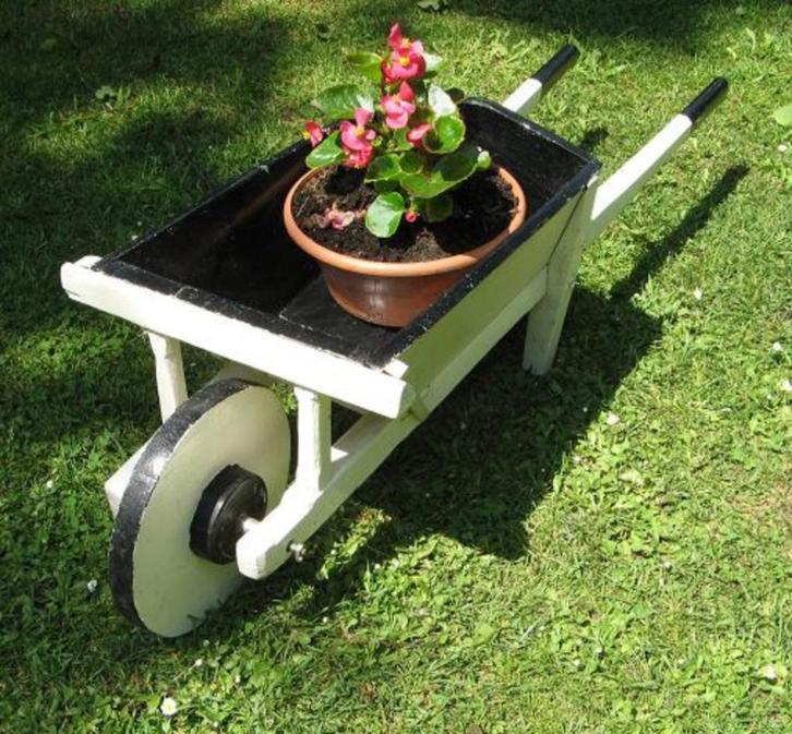 Kruiwagentje voor sier in tuin, ouderwetse handgemaakt, Tuin en Terras, Tuinbeelden, Gebruikt, Overige typen, Hout, Ophalen of Verzenden