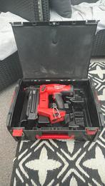 Milwaukee M18 FN18GS-0X 18V accu brad tacker body in HD-box, Doe-het-zelf en Verbouw, Gereedschap | Handgereedschap, Ophalen of Verzenden