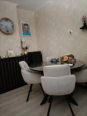 Eettafel met 4 stoelen