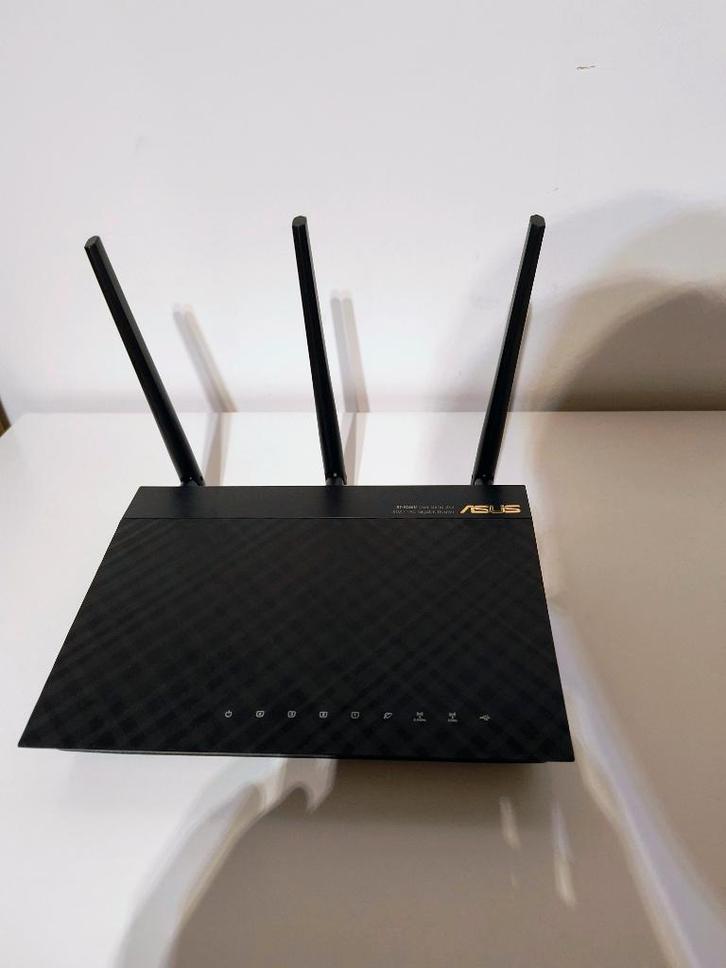 ASUS RT-AC68U Router, Computers en Software, Routers en Modems, Zo goed als nieuw, Router, Ophalen of Verzenden