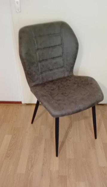 Eetkamerstoelen. beschikbaar voor biedingen