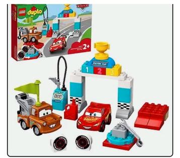 Duplo 10924 Bliksem McQueen's racedag beschikbaar voor biedingen