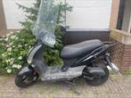 Kymco Agility 50 2017, incl. nieuwe accu,  helmen en slot, Fietsen en Brommers, Scooters | Kymco, Ophalen, Gebruikt, 50 cc, Maximaal 25 km/u