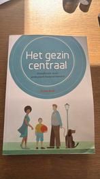 Arjan Bolt - Het gezin centraal, Ophalen of Verzenden, Zo goed als nieuw, Arjan Bolt