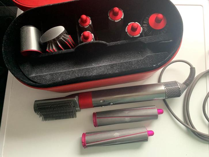 Dyson airwrap multistyler long rood in ~~nieuw~~ staat, Sieraden, Tassen en Uiterlijk, Uiterlijk | Haarverzorging, Zo goed als nieuw