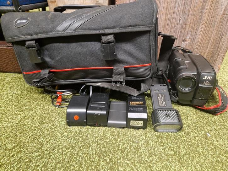 JVC GR-AX200EG VHS-C Camcorder | Compleet | Inclusief Accu’s, Audio, Tv en Foto, Videocamera's Analoog, Camera, VHS-C of SVHS-C
