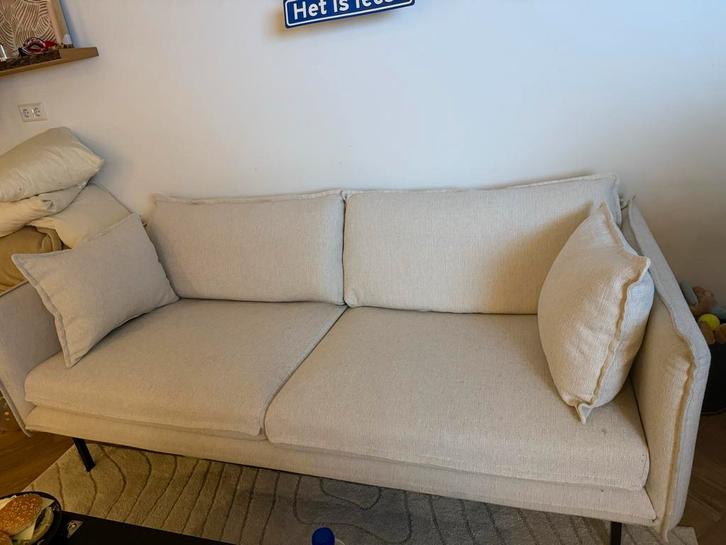 Beige 3-zits bank van Karwei, Huis en Inrichting, Banken | Bankstellen, Zo goed als nieuw, Rechte bank, Driepersoons, 200 tot 250 cm