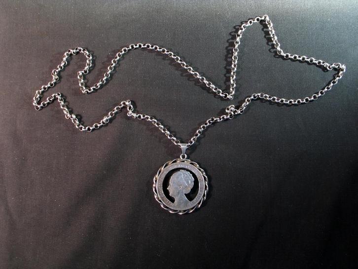 Zilveren stil verzetshanger met jasseronketting WO2. 2118, Antiek en Kunst, Antiek | Goud en Zilver, Zilver, Ophalen of Verzenden