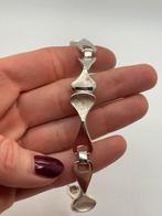 B520 Prachtige zilveren modernist armband Finse stijl, Ophalen of Verzenden, Zilver, Armband