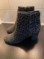Laarsjes suède tijgerprint, Kleding | Dames, Schoenen, Bruin, Lage of Enkellaarzen, Ophalen of Verzenden, Zo goed als nieuw