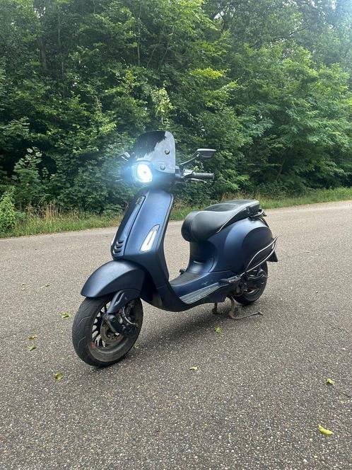 Vespa Sprint 2016 / Opaco blauw / Malossi / 15dkm, Fietsen en Brommers, Scooters | Vespa, Gebruikt, Vespa S, Maximaal 45 km/u