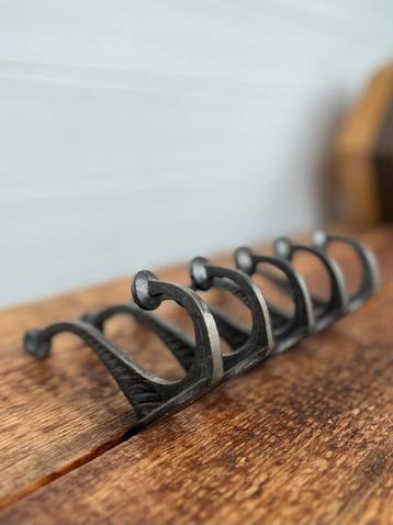 5 oude metalen kapstok haken retro beschikbaar voor biedingen