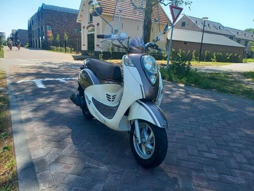 Sym Mio snorscooter, Fietsen en Brommers, Scooters | Vespa, Gebruikt, Overige modellen, Maximaal 25 km/u, Benzine, Ophalen