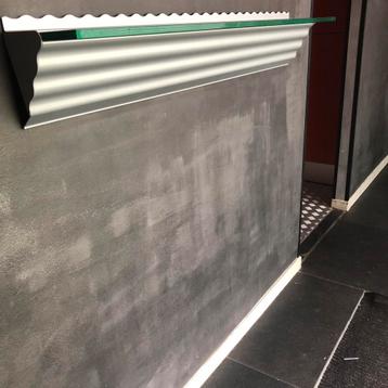 Etagère voor wand of muurbevestiging.  beschikbaar voor biedingen