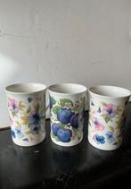 3 Mooie mokken v bone china, engels porselein. Pruim + viool, Ophalen of Verzenden, Zo goed als nieuw, Overige stijlen, Kop(pen) en/of Schotel(s)