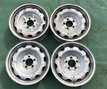 Alfa Romeo 2600 set stalen Fergat velgen, maat 165 x 400, bo beschikbaar voor biedingen