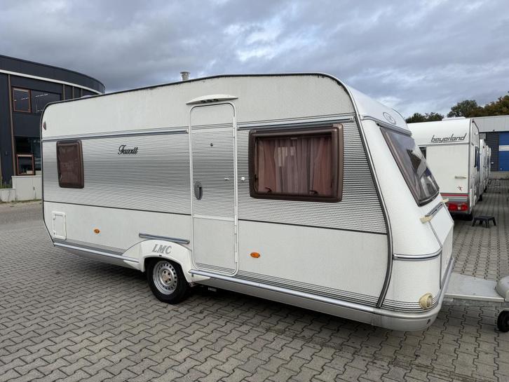 LMC Favorit 490 bouwjaar 2004 met voortent, Caravans en Kamperen, Caravans, Bedrijf, tot en met 4, 1000 - 1250 kg, Rondzit, LMC en Münsterland