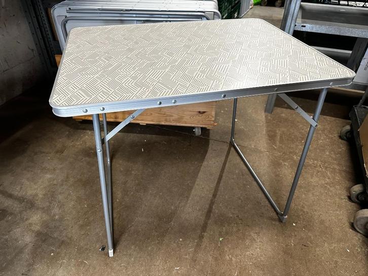 Quechua campingtafels - klaptafels - 7 stuks, Caravans en Kamperen, Kampeeraccessoires, Zo goed als nieuw, Ophalen